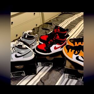 Selling toddlers boys size 10C Jordan 1 Mids